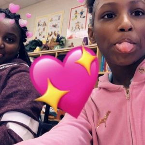 Meet your Posher, Avontia